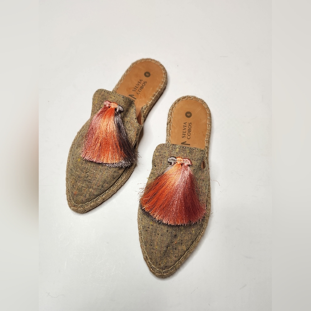 NEW Olivia Mules Size 6 with Vibrant Tassels